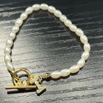 Initial āIā Gold And Pearl Bracelet Photo 1