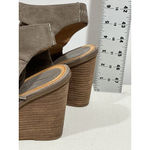 Woman’s Melrose Market Calista Lace Up Taupe Suede Wedge Open Toe Ankle Shoe 8.5 Brown Photo 3