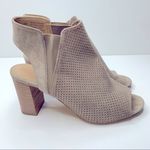 Vaneli‎ Bathild Stacked Block Heeled Tan Sandals Size 9 Photo 5