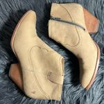 Frye  Reina Side Zip Western Ankle Bootie Distressed Size Beige Size 7.5 Photo 5
