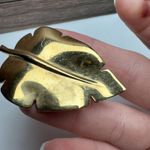 Trifari / Sarah Coventry Leaf Gold Tone Brooch / Lapel Stick Pin Lot Of 2 Leaves Photo 9