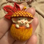 Hallmark 1985  Vintage Autumn Fall Chipmunk in Acorn Pin Brooch Photo 2