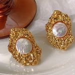 Vintage Geometric Crumpled Pearl Post Gold Stud Earrings Photo 0
