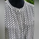 NYDJ Women’s blouse 🌸 PRETTY print🌸 Photo 3