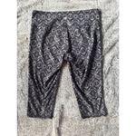 Athleta  Freedom Chaturunga Capri Crop Sz M Photo 8