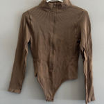 Pretty Little Thing Long Sleeve Ribbed Stretch Bodysuit Photo 0