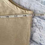 Under Armour women L heatgear v-neck sleeveless workout top gold Photo 4