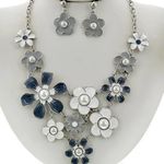 GRAY FLORAL STATEMENT NECKLACE & EARRING SET Photo 0