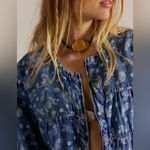 Free People We The Free Layla Printed Denim Jacket in Blue Fog Size Large EUC Worn Once! 💙💙💙 Photo 3