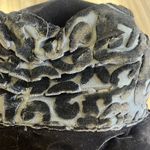 Summer Tompkins velvet bucket hat. Black Photo 3