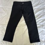Lululemon Womens 6 Cropped Leggings Capri Black Inside Pocket Yoga Photo 5