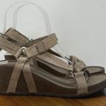 Teva Womens Ysidro Sandals Wedge Heel Ankle Strap Adjustable Beige Size 6.5 Photo 3
