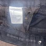 American Eagle Women’s Sz 2 Curvy Hi Rise Shortie Shorts in Black Photo 2