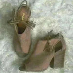 Qupid  tan faux suede,‎ peep toe, block heel woman’s size 7.5 Photo 0