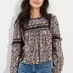 American Eagle Floral Black Lace Trim Women's Top. Size-Small Photo 0