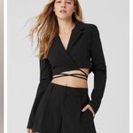 Alo Yoga NWT Cropped Status Blazer Wrap Black Size XS Photo 2
