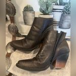 Very G  Snakeskin Faux Leather Ankle Boots Stacked Heels  Size 8. Photo 2