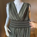 New Women’s green striped shorts romper jumpsuit size L/XL for size 14 Photo 7