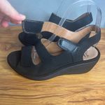 Clarks Reedly Juno Soft Cushion Black Wedge Sandal Sz 6.5 Adjustable Strappy NEW Photo 2