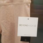 Beyond Yoga ππ High Waisted Midi Legging Tinted Rose Iridescent Pink Leopard XS Photo 4