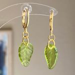 Handmade fairy forest vintage retro aesthetic style simple Czech glass leaf dangle earrings🍃💚 Photo 3