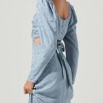 ASTR NWT  LAINIE LONG SLEEVE CUTOUT MIDI DRESS Size M Photo 3