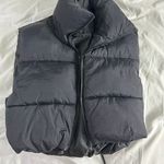 Cropped Sleeveless Puffer Jacket Black Photo 0