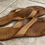 Tory Burch 8 Women Brown Tumbled Leather Gold Disc Logo Thong Sandals Flats Photo 9