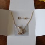 DKNY  Gold Necklace/Stud Earring Gift Set Photo 4