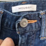 Moussy Vintage Premium Distressed Medium Wash Blue Jeans 25 Style 010AAC12 Photo 4