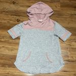Maurice's  Women's Size Medium Pink Gray Short Sleeve Pullover Hoodie Photo 0