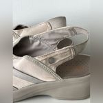 Bzees  Beige and Gray Women's Sandals Photo 4