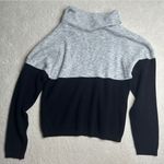 Cyrus : Two-Tone Cowl Neck Sweater Gray and Black Photo 2