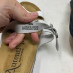 Autenti 41 White Leather Floral Accent Cork Footbed Sandal 12074 Size 9.5 Photo 3