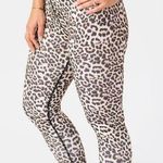 Zyia Active Leopard Scrunch Butt 7/8 Length Leggings Photo 1