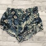 Tobi  stretchy floral shorts Photo 1