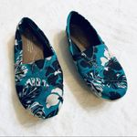 Toms Teal Blue Hawaiian Floral Slip On Flat Comfort Sneakers Size 6.5 Photo 7