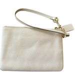Coach Darcy Bow Cream Cross Grain Leather Small Wristlet Top Zipper Photo 3