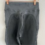 Good American NWOT Gray Compression Active Leggings Pants Size 3 / 4 Photo 7