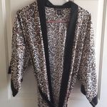 Victoria's Secret Women Victoria’s Secret Animal Print Lightweight Silky Satiny Robe Size Xs/Small Photo 5