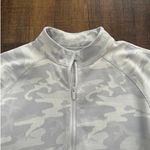 Lululemon  Pace Pursuit Long Sleeve White Camo Top Size 6 Photo 4