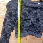 Gymshark Adapt Seamless Dry Long Sleeve Camo Crop Top shirt Small Black gray Photo 6