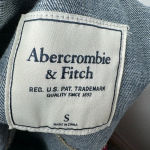 Abercrombie & Fitch ABERCROMBIE AND FITCH Medium Wash Slightly Distressed Jean Jacket Size Small Photo 2