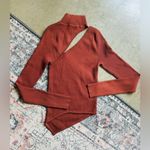 Cult Gaia  ember Krislyn brown asymmetrical top Xs Photo 1