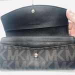 Michael Kors  long Signature Snap Wallet Photo 5