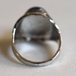 Source Unknown Bewitching Green Oval Glass Stone Silver Tone Etched Metal Sizes 5.6 & 9 Rings Photo 3