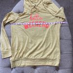 Le lis “Hello Weekend” Graphic Cold Shoulder Hoodie Photo 12