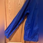 Disney Parks 2024 Lilo & Stitch Women’s Full-Zip Hooded Windbreaker Rain Jacket Photo 4