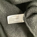 It’s a Krystal thing graphic crop unfinished hem hoodie (Preowned) Black Photo 3