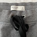 Abercrombie & Fitch Gray Pull On Cropped Drawstrgin Jogger Pants Photo 1